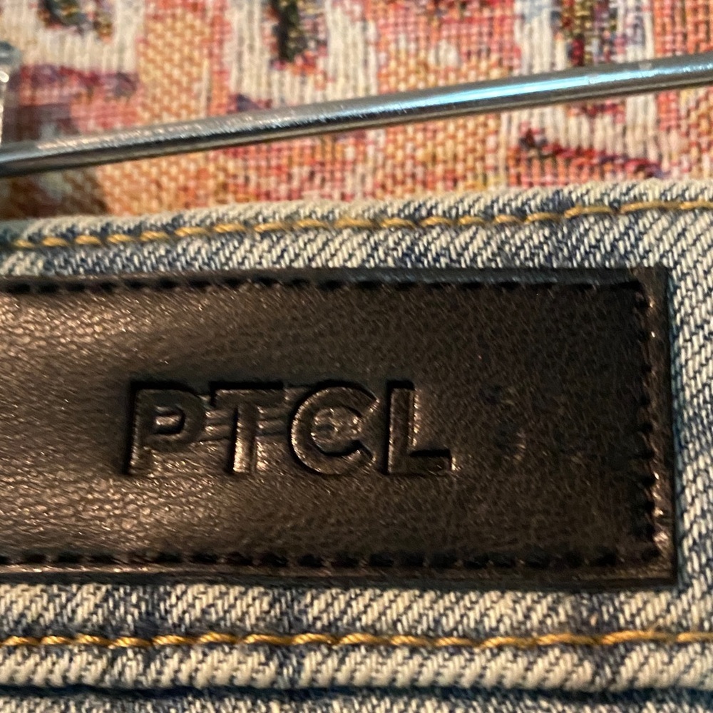 Nordstrom PTCL Women's Edgy Relaxed Fit Jeans in Washed Blue - Picture 4 of 7